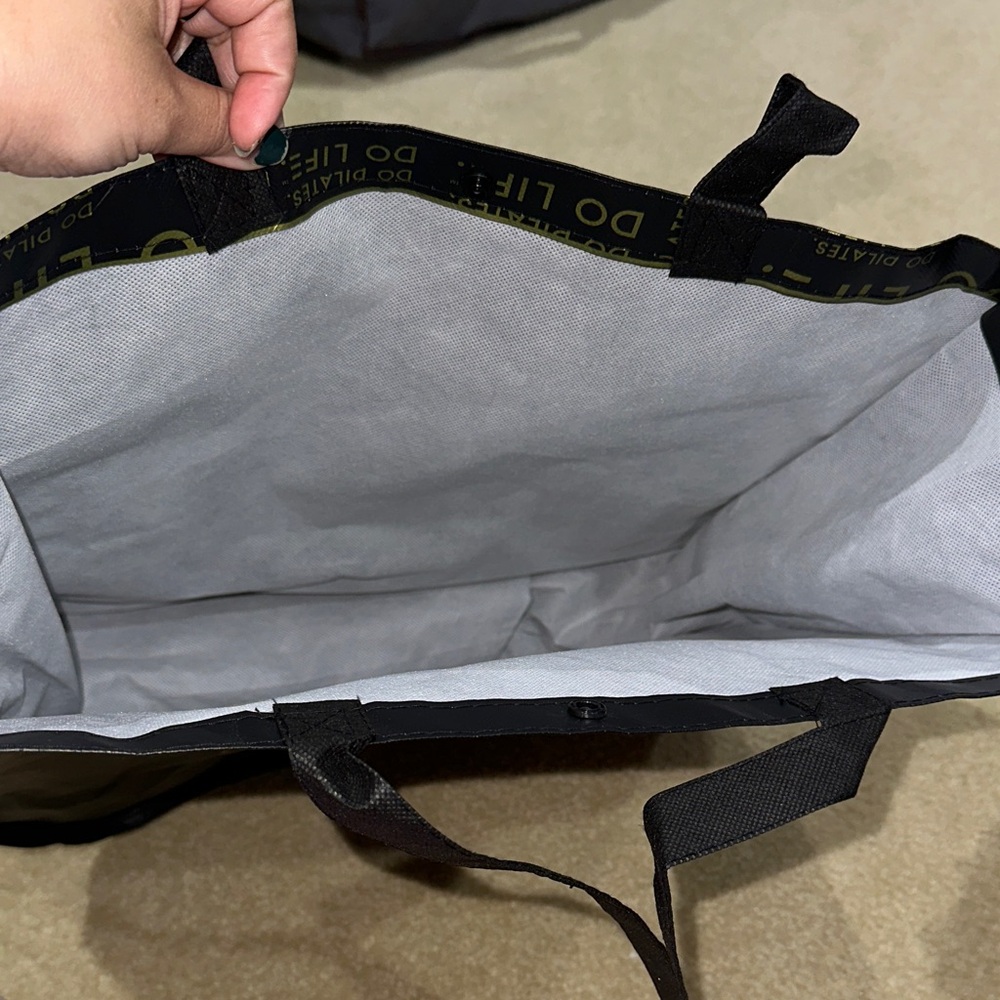 Club Pilates black bag - Picture 4 of 5